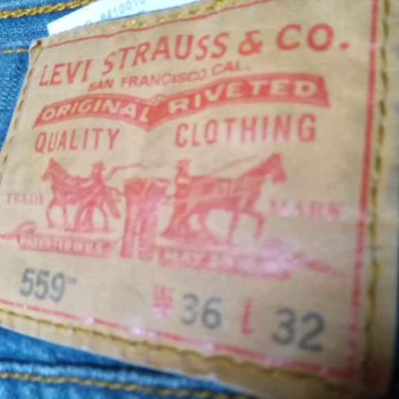 Men's Levi jeans - Picture 3 of 9